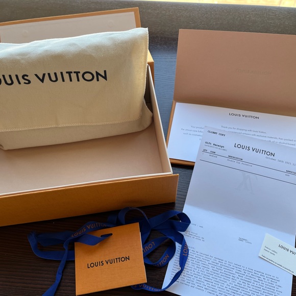 Authentic Louis Vuitton Double-Zip Pochette in Black Monogram Empreinte … - Picture 2 of 14